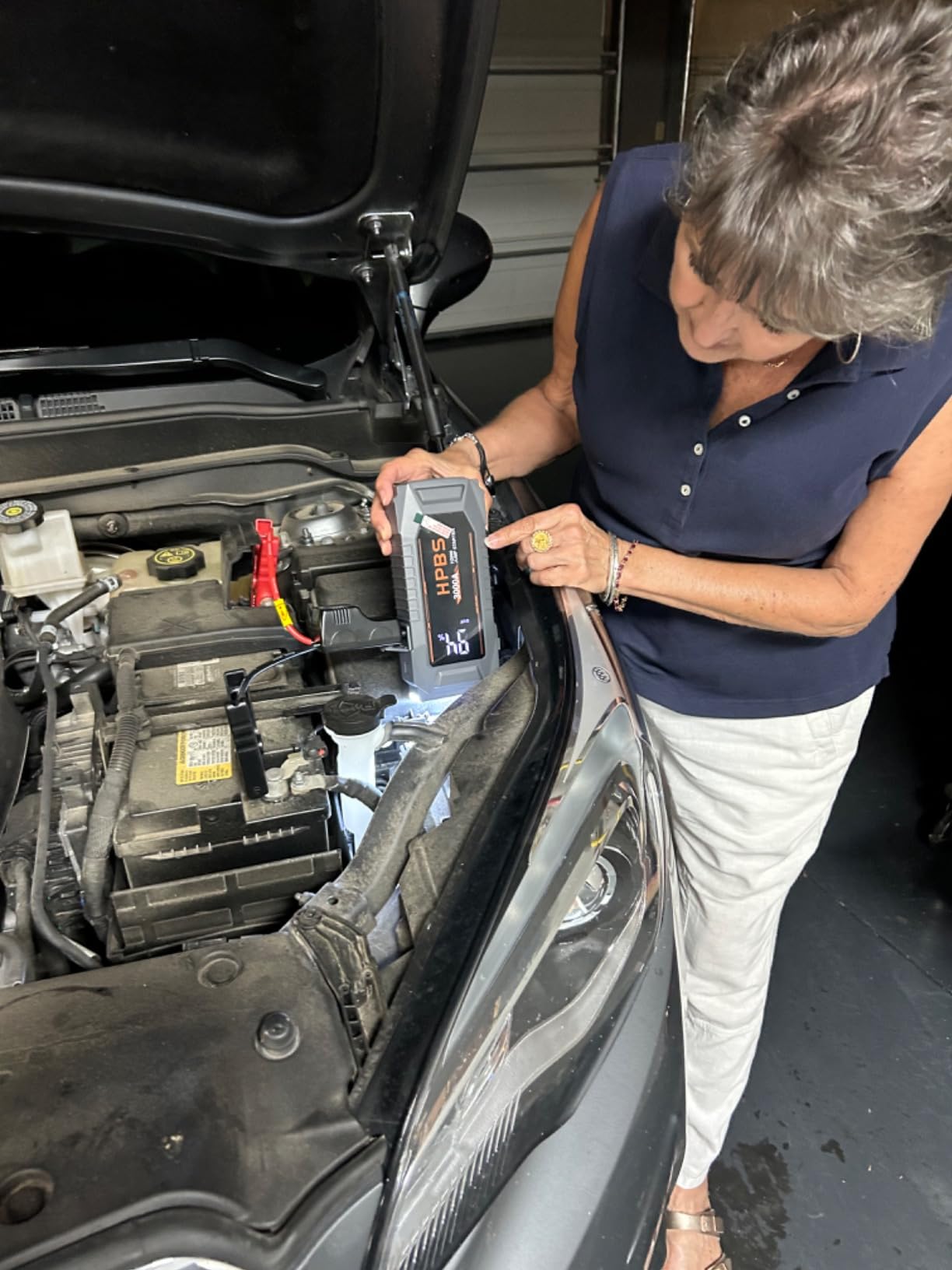 HPBS car battery jump starter on vehicle customer review